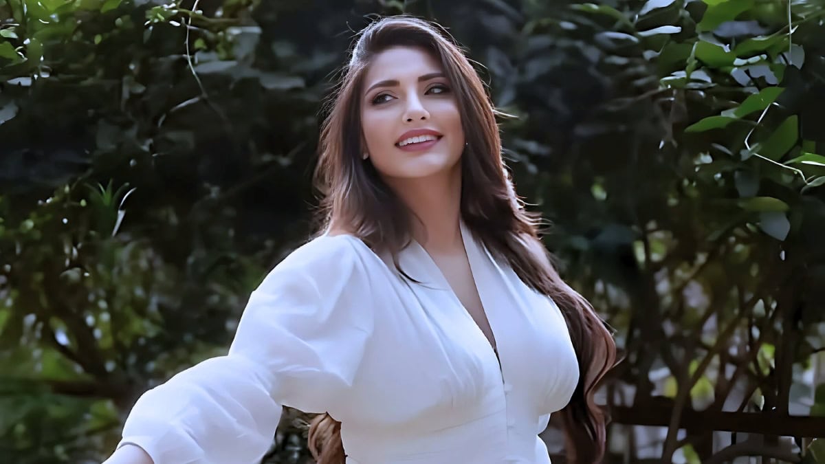 Zainab Ravdjee Age: 39-Year-Old Artist Set to Marry Akhil Akkineni 2 Zainab Ravdjee Age